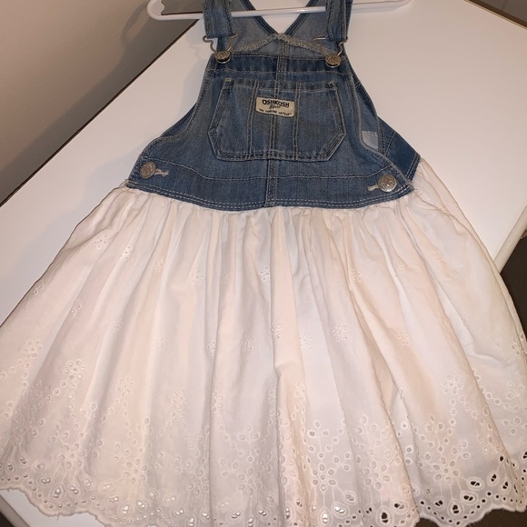 Worn 1x OshKosh jean jumper with white eyelet trim size 3T - Picture 3 of 3